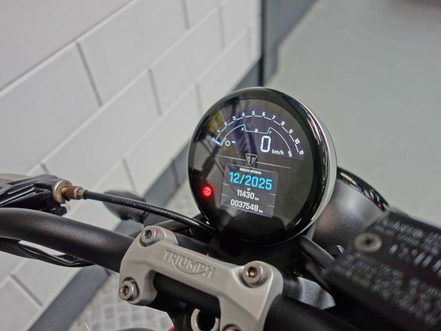 triumph - trident-660