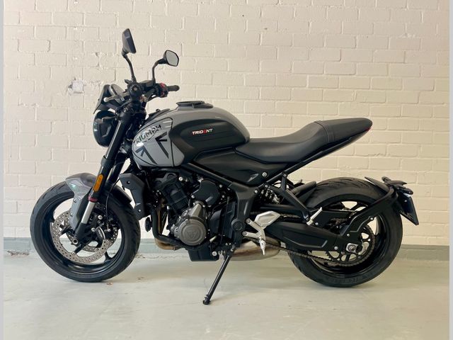 triumph - trident-660