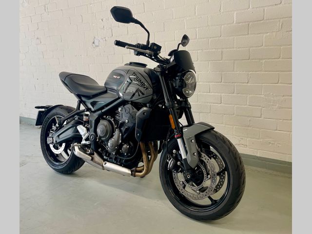 triumph - trident-660