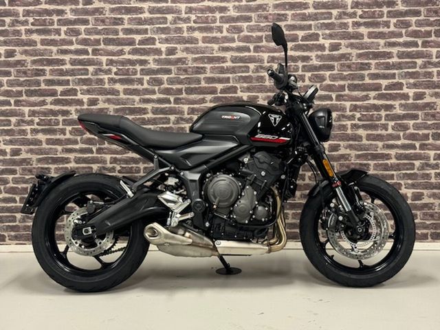 triumph - trident-660