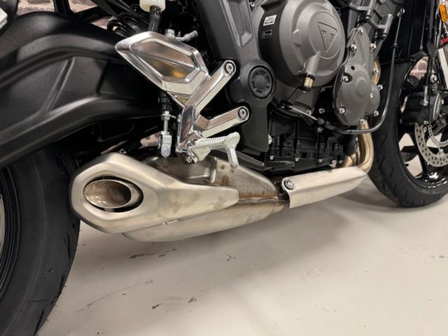 triumph - trident-660