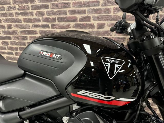 triumph - trident-660
