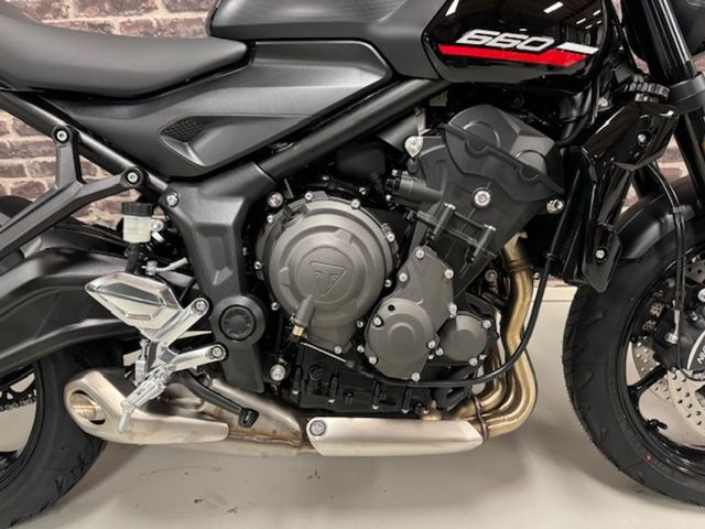 triumph - trident-660
