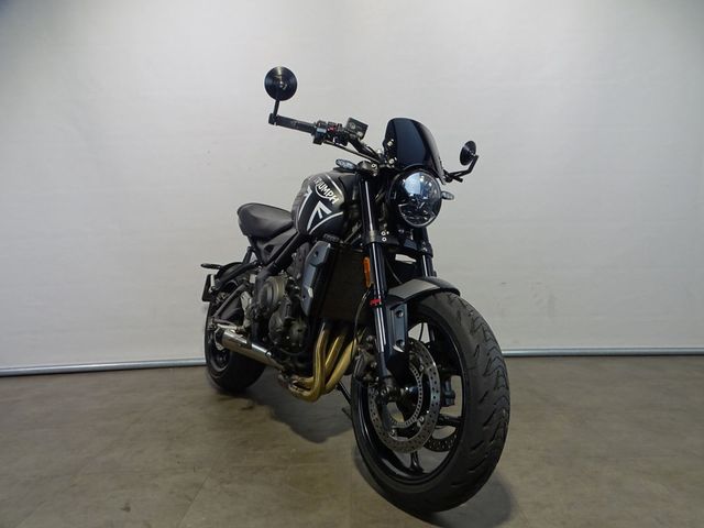 triumph - trident-660