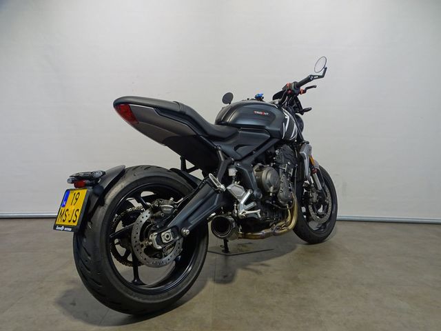 triumph - trident-660
