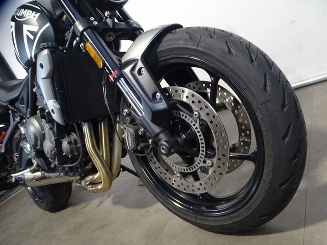 triumph - trident-660