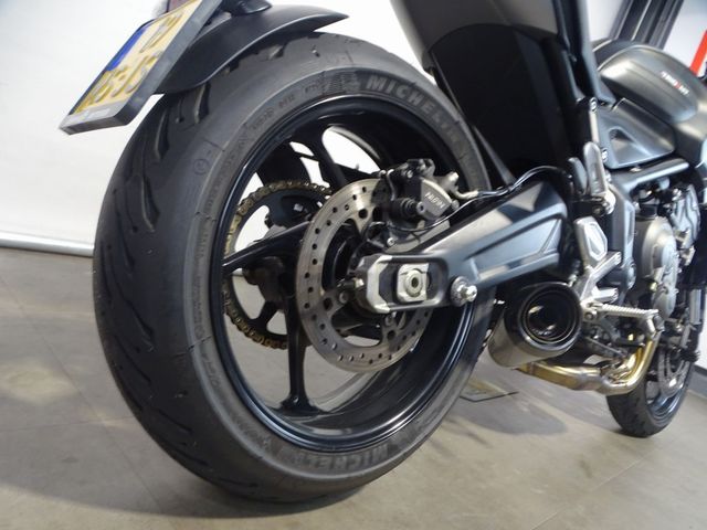 triumph - trident-660