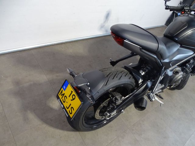 triumph - trident-660
