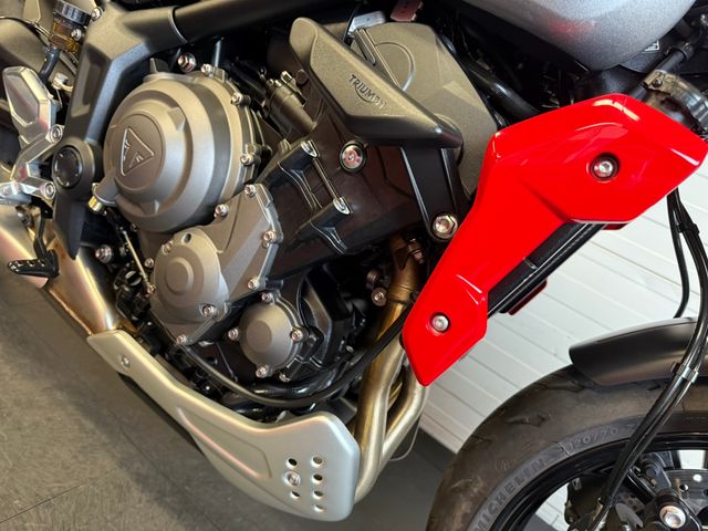 triumph - trident-660