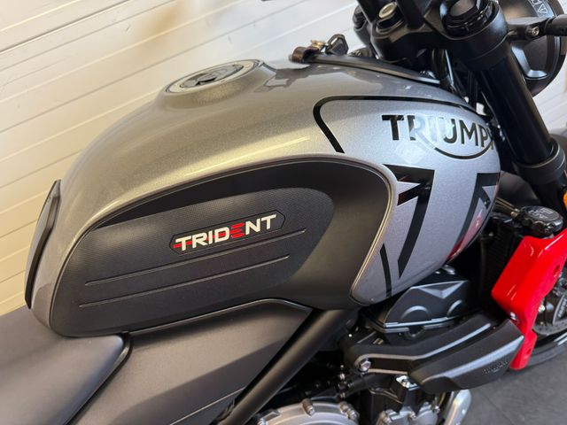 triumph - trident-660