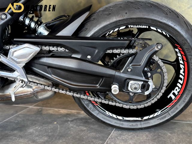 triumph - trident-660