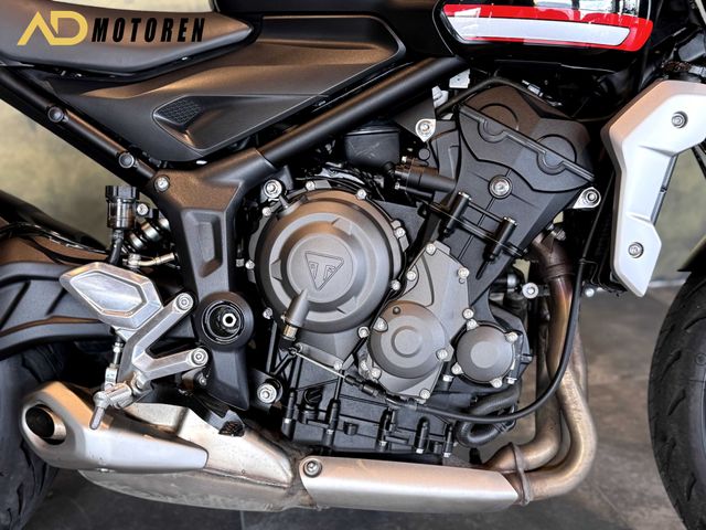 triumph - trident-660