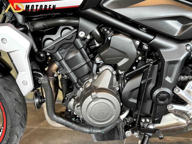 triumph - trident-660