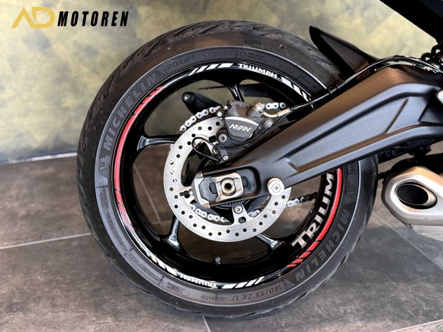 triumph - trident-660