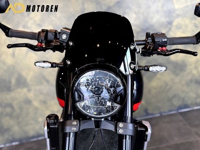 triumph - trident-660