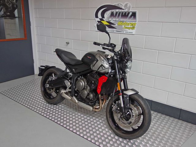 triumph - trident-660