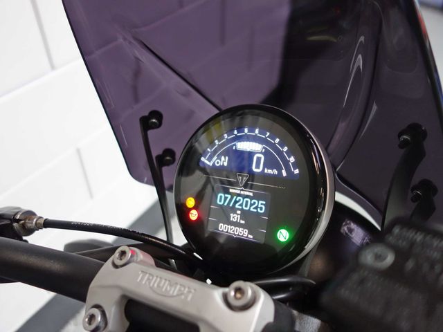 triumph - trident-660