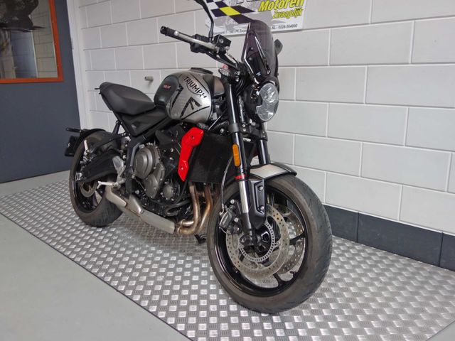 triumph - trident-660