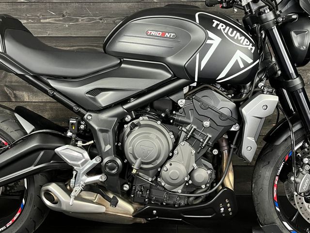 triumph - trident-660