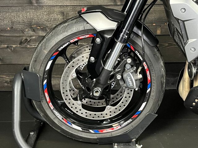 triumph - trident-660