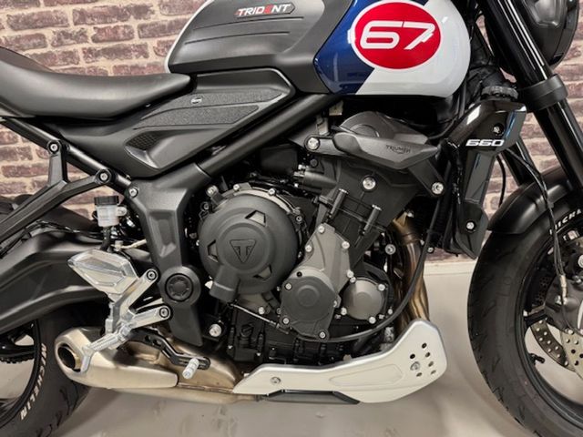 triumph - trident-660