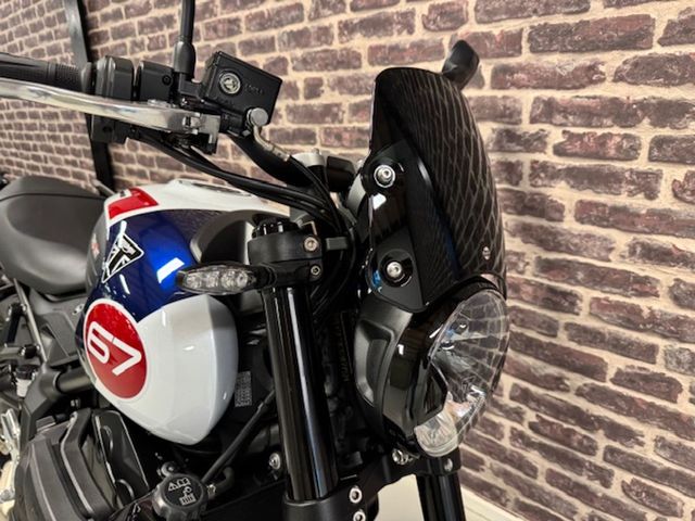 triumph - trident-660