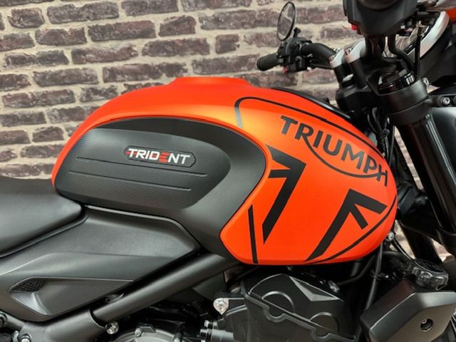 triumph - trident-900