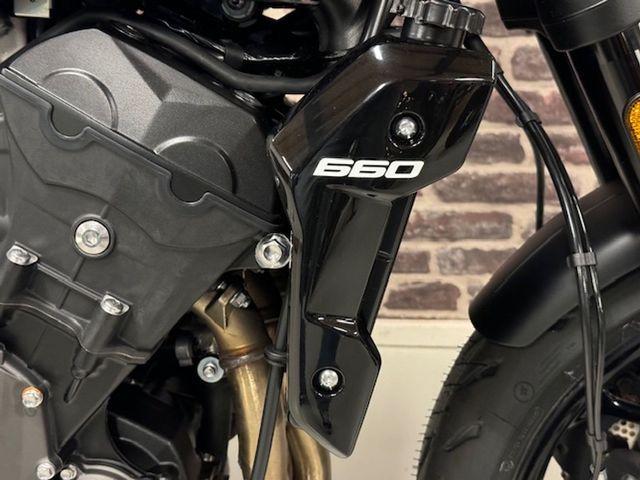 triumph - trident-900
