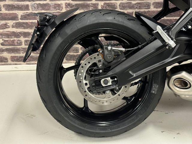 triumph - trident-900