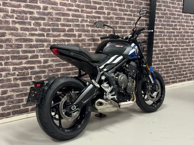 triumph - trident-900