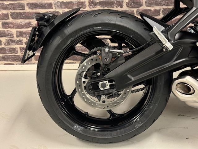 triumph - trident-900