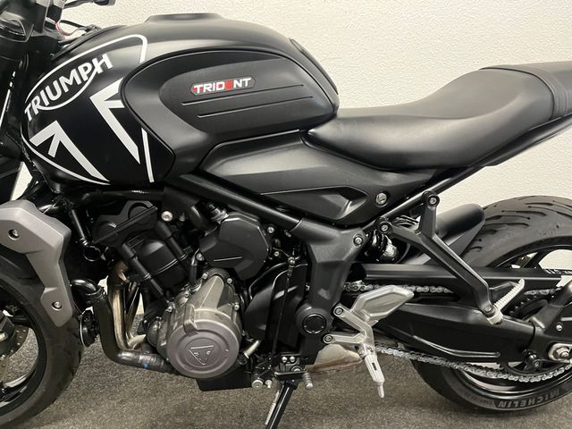 triumph - trident-900