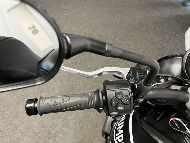 triumph - trident-900
