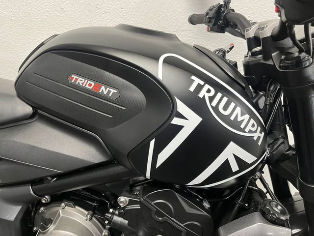 triumph - trident-900