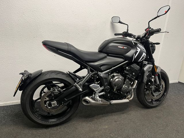 triumph - trident-900