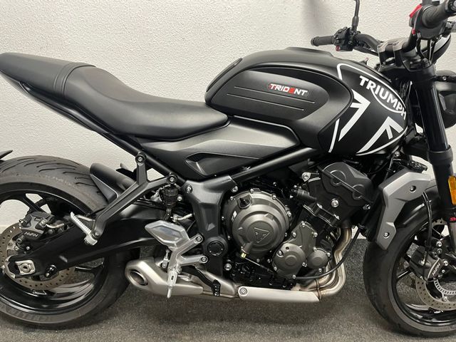 triumph - trident-900