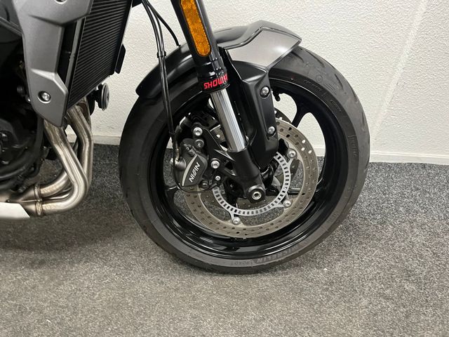 triumph - trident-900