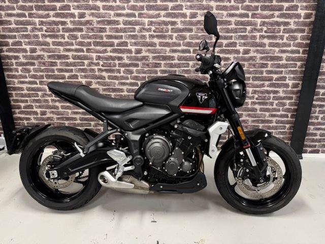 triumph - trident-900