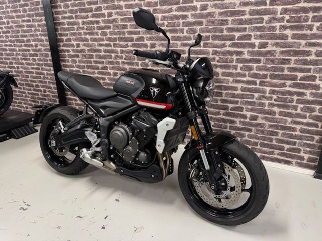 triumph - trident-900