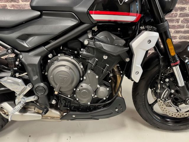 triumph - trident-900