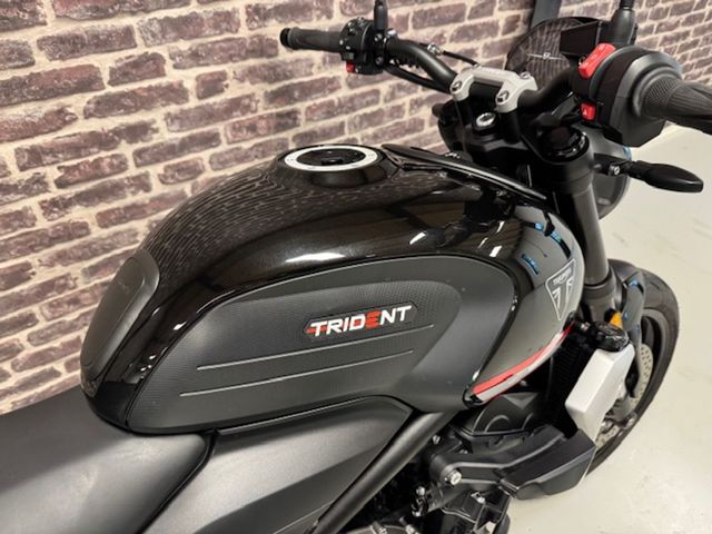 triumph - trident-900
