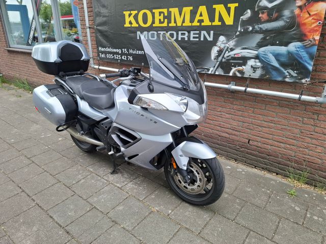 triumph - trophy-1215-se