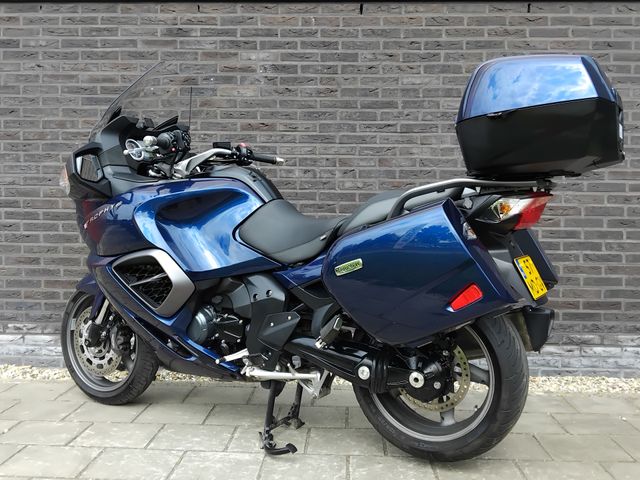 triumph - trophy-1215-se