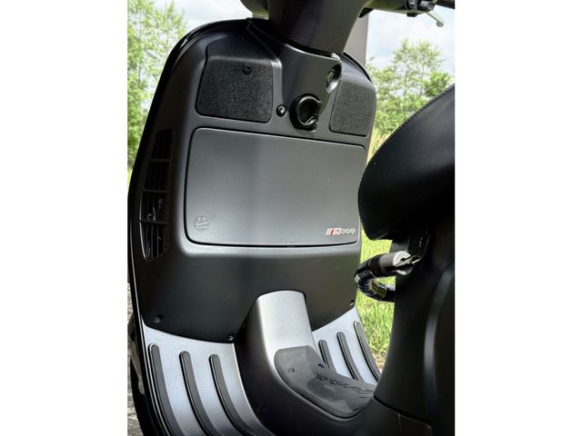 vespa - gts-300