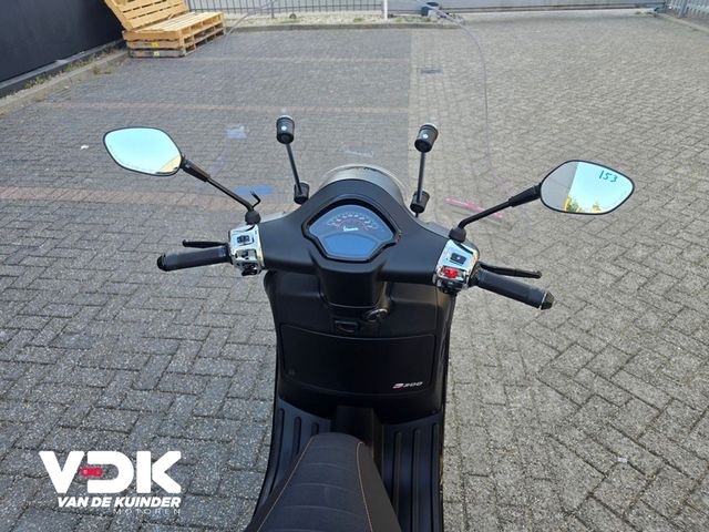 vespa - gts-300
