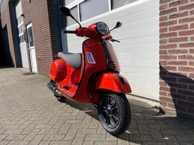 vespa - gts-300-super-sport