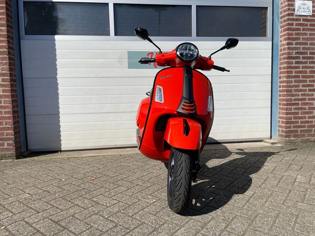 vespa - gts-300-super-sport