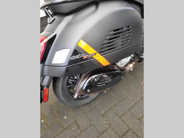 vespa - gts-300-super-sport