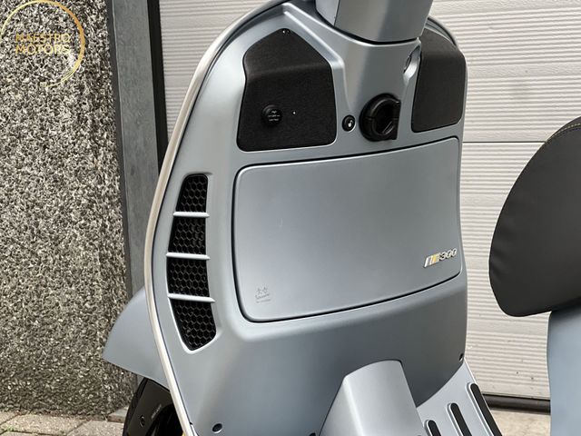 vespa - gts-super-tech-300