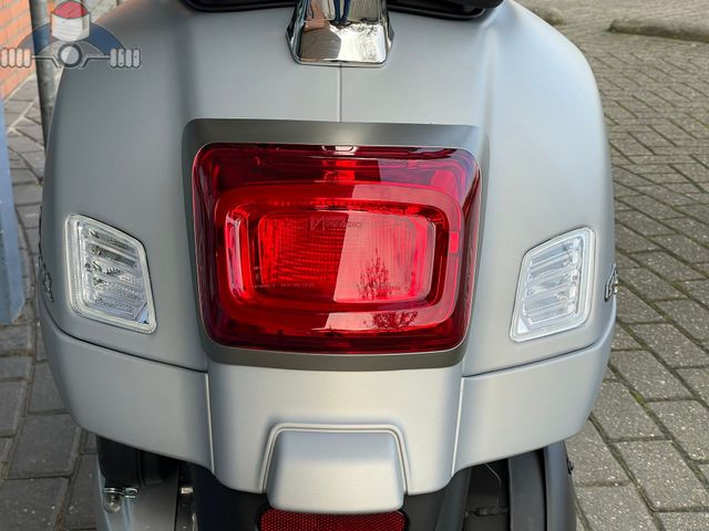 vespa - gts-super-tech-300